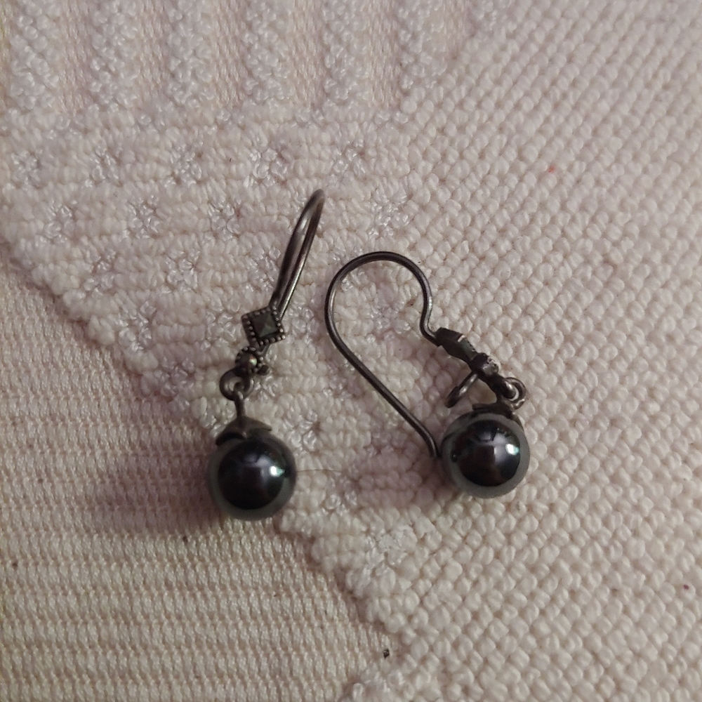 Drop earrings